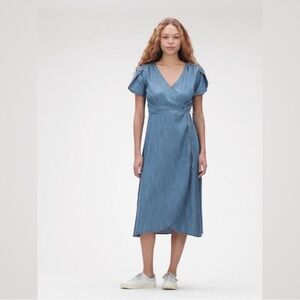 Gap Short Sleeve Midi Wrap Dress in TENCEL size M